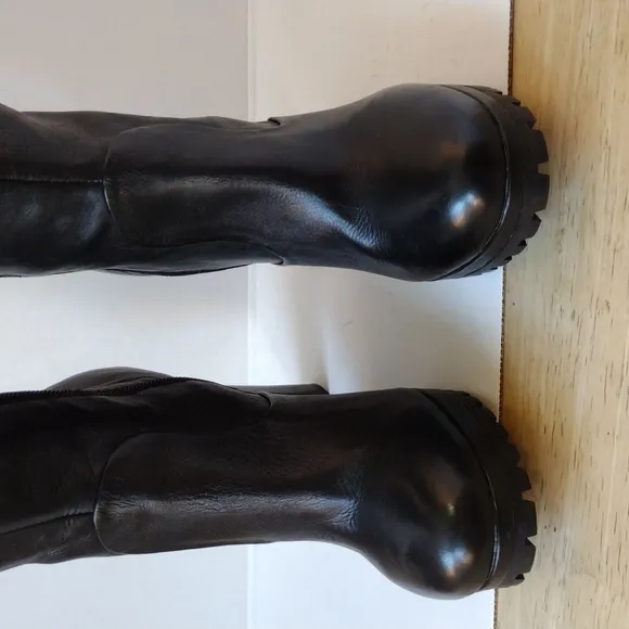 Dolce Vita leather high  heels boots, 2 calves side zippers,  7
