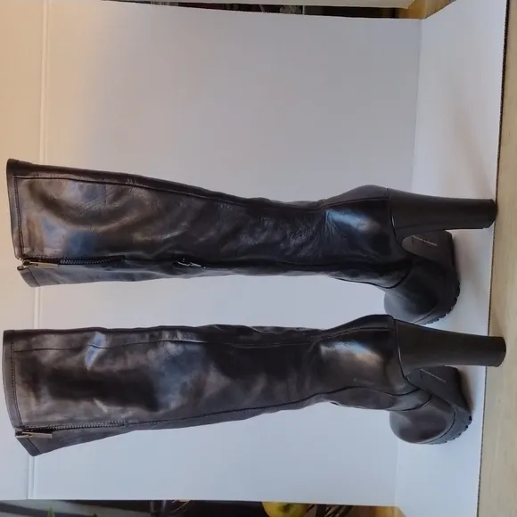 Dolce Vita leather high  heels boots, 2 calves side zippers,  7