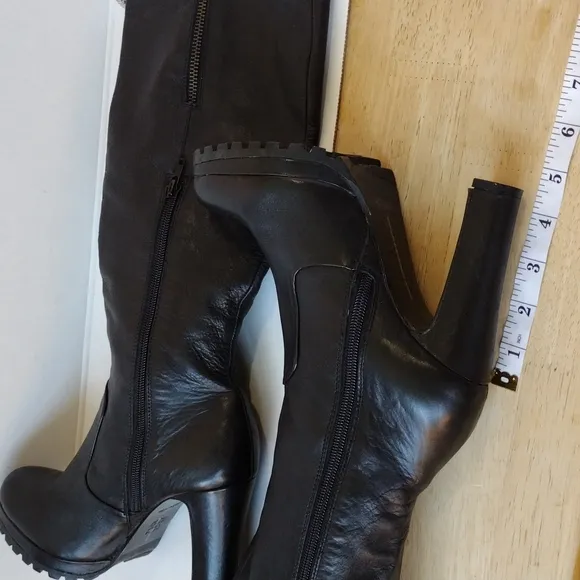 Dolce Vita leather high  heels boots, 2 calves side zippers,  7