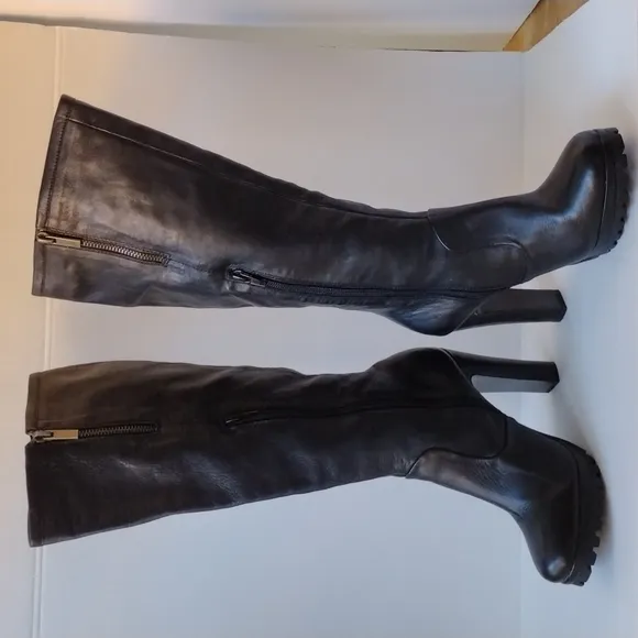 Dolce Vita leather high  heels boots, 2 calves side zippers,  7