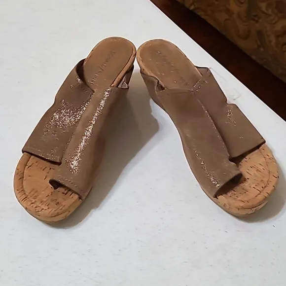 Donald J. Pliner cork wedge sandals size 10