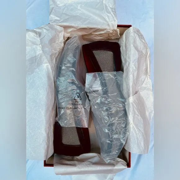 DONALD J. PLINER Dacio Loafers