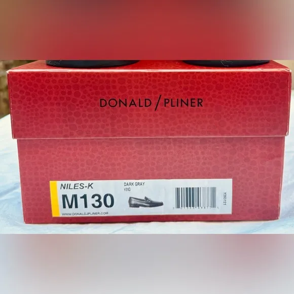 DONALD J. PLINER Dacio Loafers