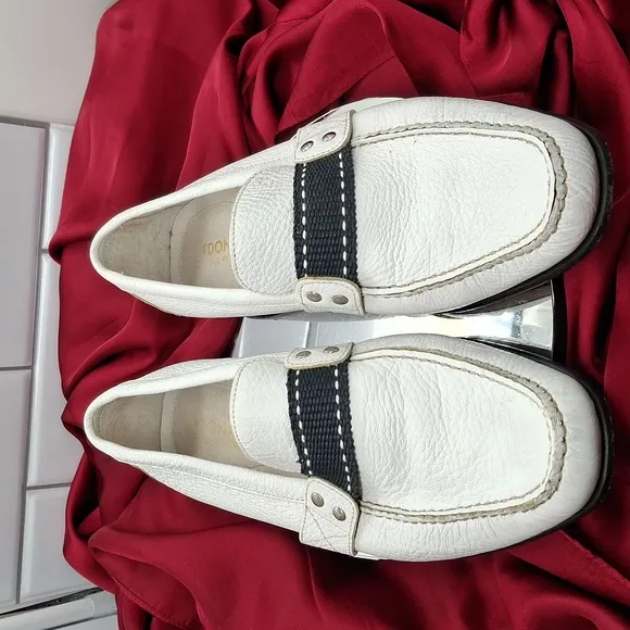 Donald J. Pliner white leather loafers made in Italy Sz 7.5 men's
