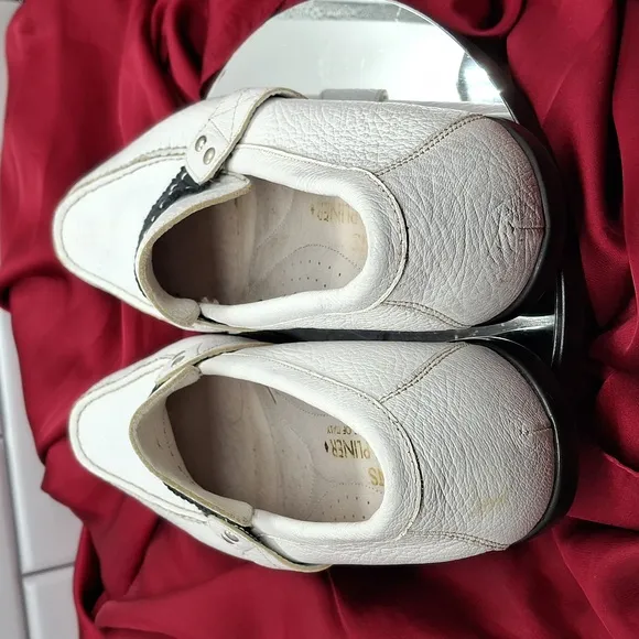 Donald J. Pliner white leather loafers made in Italy Sz 7.5 men's