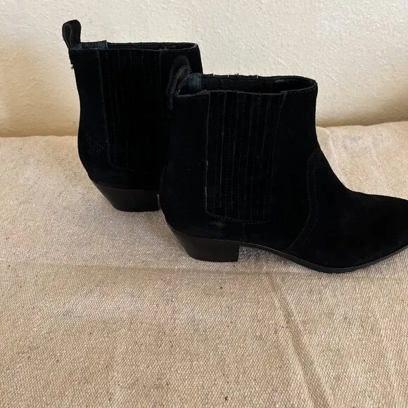 Donald J Pliner Woman's Suede Black Donis Slip-On Ankle Boots Sz 6