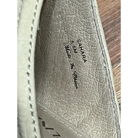 Donald Pliner Western Couture Womens 5.5 Ankle Slip On Shoes Suede ￼