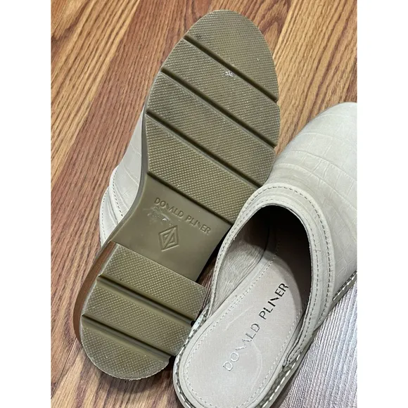 Donald Pliner Western Couture Womens 5.5 Ankle Slip On Shoes Suede ￼