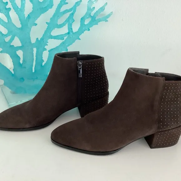 Donald Pliner Womens 8.5M Brown Suede Studded Ankle Boots WORN ONCE