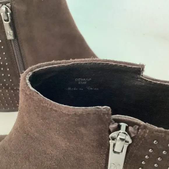 Donald Pliner Womens 8.5M Brown Suede Studded Ankle Boots WORN ONCE