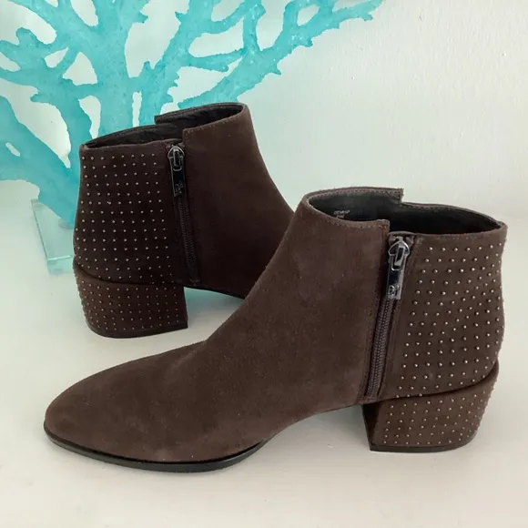 Donald Pliner Womens 8.5M Brown Suede Studded Ankle Boots WORN ONCE