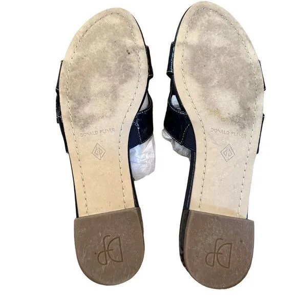 Donald Pliner Florence navy leather flats