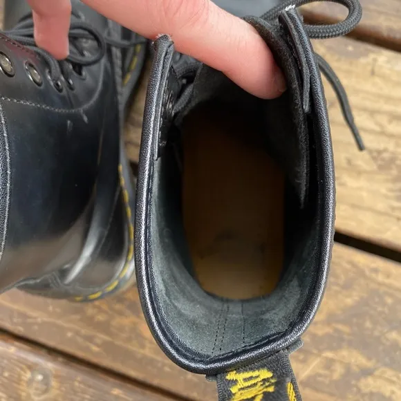Dr. martens 1460 classic black combat boots lace up