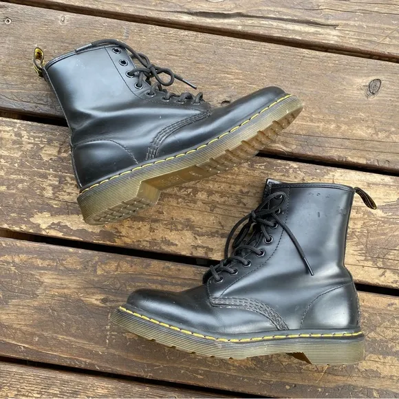 Dr. martens 1460 classic black combat boots lace up