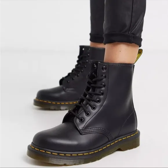 Dr. martens 1460 classic black combat boots lace up