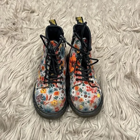 DR. MARTENS 1460 Girls Wanderlust Boots toddler size 10