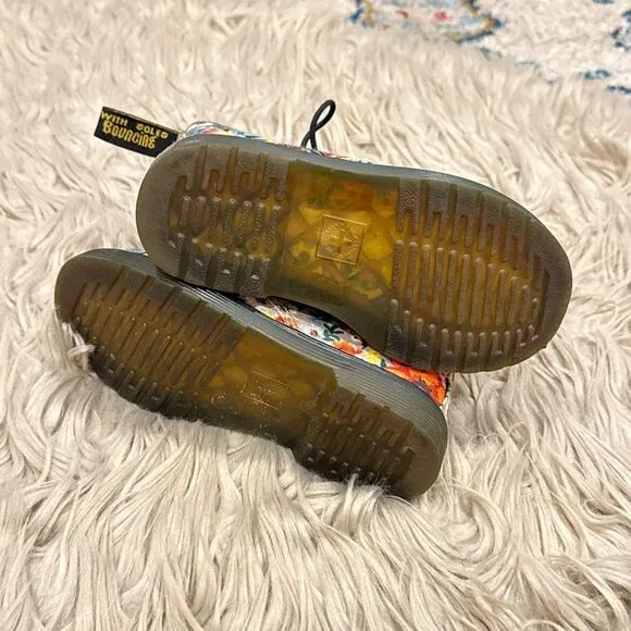 DR. MARTENS 1460 Girls Wanderlust Boots toddler size 10