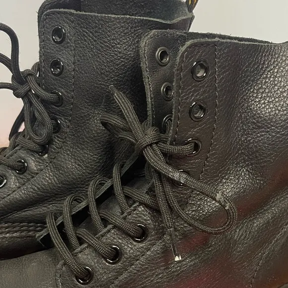 Dr. Martens 1460 Pascal Virginia Black Leather Boots size 7