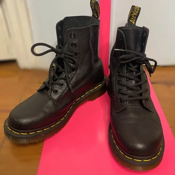 Dr. Martens 1460 Pascal Virginia Black Leather Boots size 7