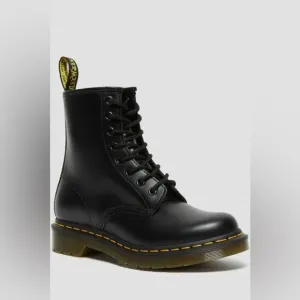 Dr Martens 1460 smooth leather lace up boots in black
