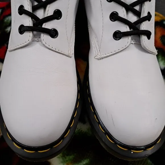 Dr. Martens 25057 Leather White Women's Boots Size 9