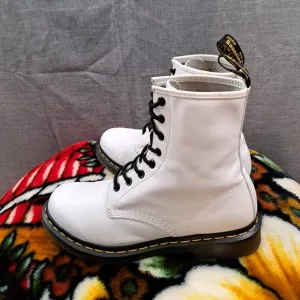 Dr. Martens 25057 Leather White Women's Boots Size 9