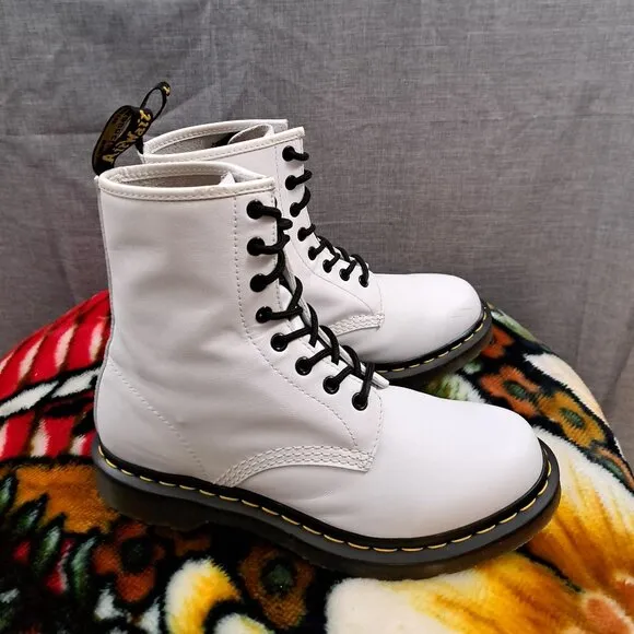 Dr. Martens 25057 Leather White Women's Boots Size 9