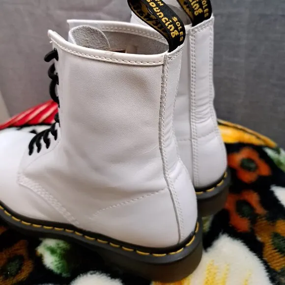 Dr. Martens 25057 Leather White Women's Boots Size 9