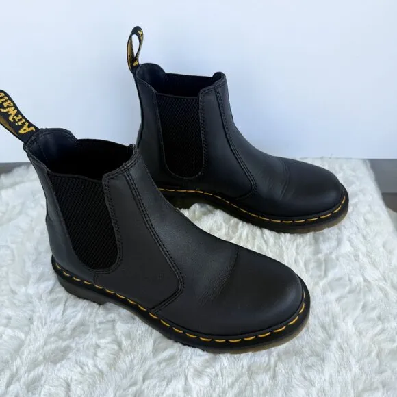 Dr. Martens 2976 Chelsea Boots Black Smooth Leather Slip-On Ankle Boots Size 7