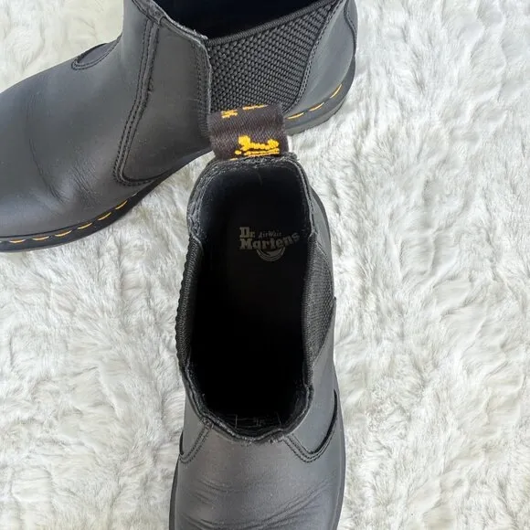 Dr. Martens 2976 Chelsea Boots Black Smooth Leather Slip-On Ankle Boots Size 7