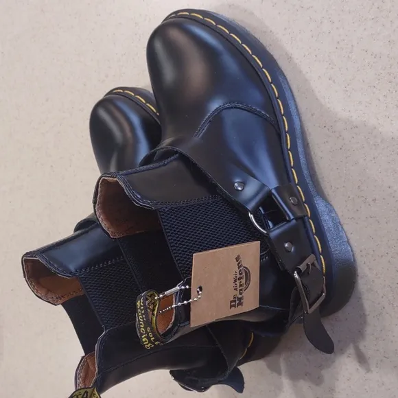 Dr. Martens Black 2976 Wilcox Leather Boots Men's 7.5 / Women's 8.5 NWT