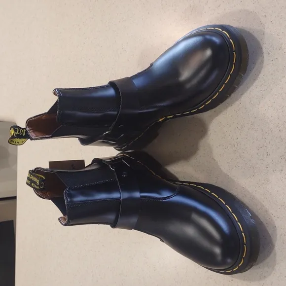 Dr. Martens Black 2976 Wilcox Leather Boots Men's 7.5 / Women's 8.5 NWT