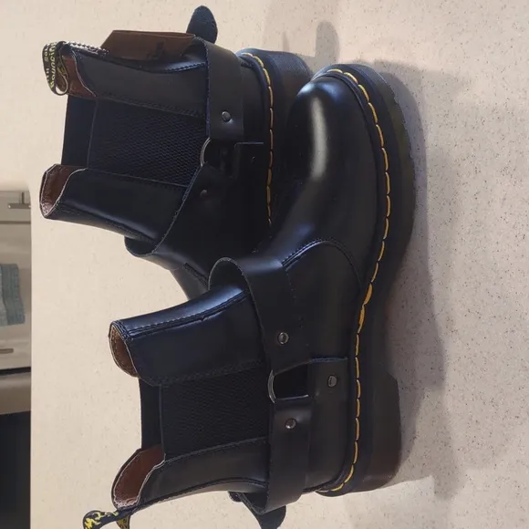 Dr. Martens Black 2976 Wilcox Leather Boots Men's 7.5 / Women's 8.5 NWT