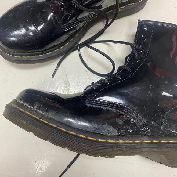 Dr. Martens Black classic doc marten boots