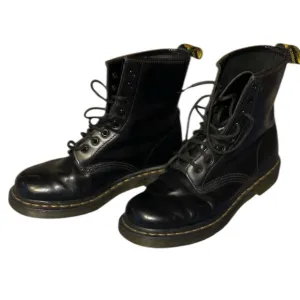 Dr Martens Black Leather Boots sz 7 USA  38 Euro
