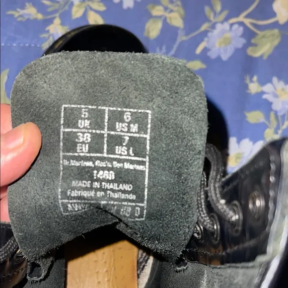 Dr Martens Black Leather Boots sz 7 USA  38 Euro