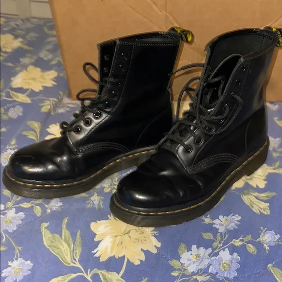 Dr Martens Black Leather Boots sz 7 USA  38 Euro