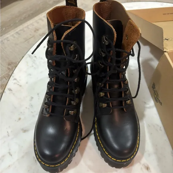 Dr. Martens Black Leona Boots sz 5