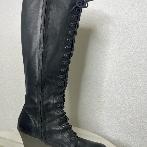 Dr. Martens boots Lace Up leather sz 9 “Leanne” 20 eye black