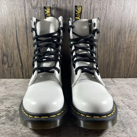Dr. Martens Boots Women’s Size 6 White 1460 Smooth Leather Lace Up - Worn Once