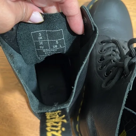 DR. MARTENS :: BOOTS