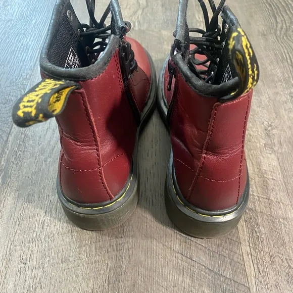 DR MARTENS Delaney Leather Girls Boots
