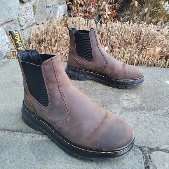 Dr. Martens Embury Chelsea boots