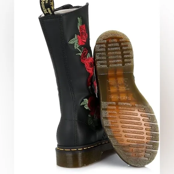 Dr. Martens Floral Embroidered Women's 1914 Vonda Lace Up Boot, Black, size 7