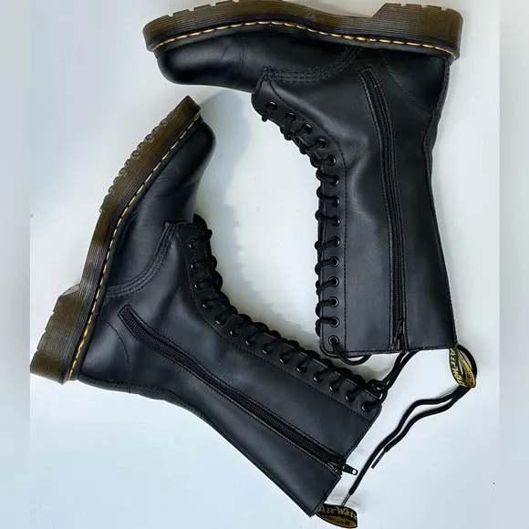 Dr. Martens Floral Embroidered Women's 1914 Vonda Lace Up Boot, Black, size 7