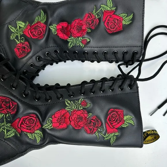 Dr. Martens Floral Embroidered Women's 1914 Vonda Lace Up Boot, Black, size 7