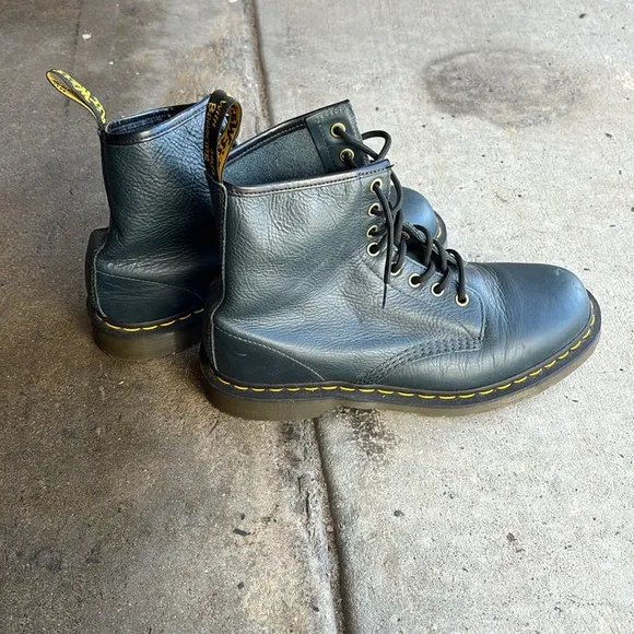 dr. martens forest green pebble leather 8 eye boots