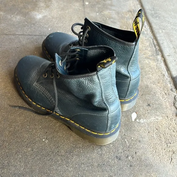 dr. martens forest green pebble leather 8 eye boots
