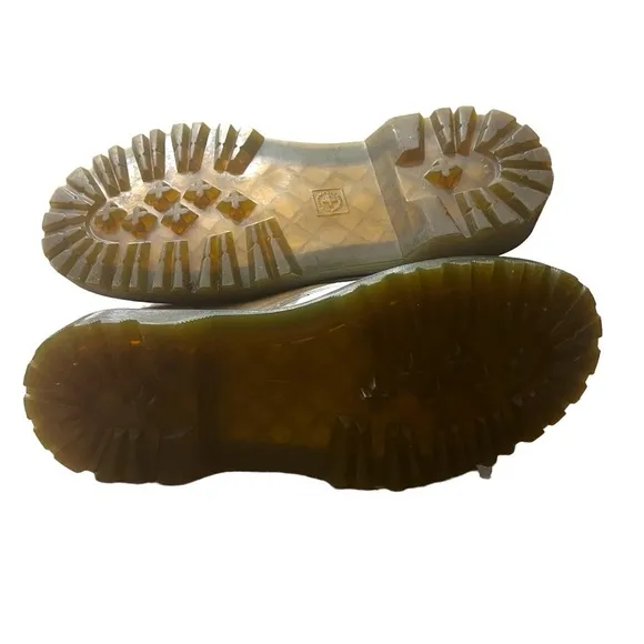 DR. MARTENS Luana 7 Eye Boots in White Size 8 — minor scuffs shown in photos