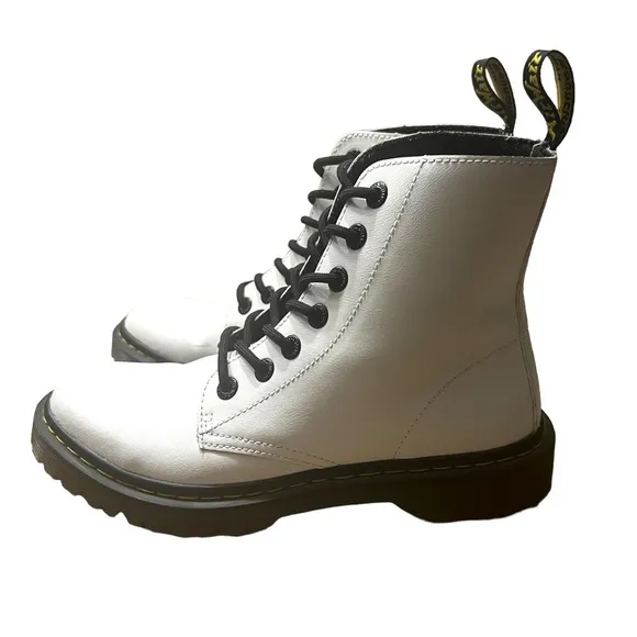 DR. MARTENS Luana 7 Eye Boots in White Size 8 — minor scuffs shown in photos